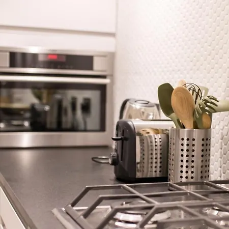 Stylish & Modern 1bd Kensington Flat Sleeps 2