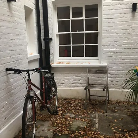 Stylish & Modern 1bd Kensington Flat Sleeps 2 Apartment London