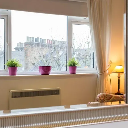 Professionally Cleaned 1 Bed Flat In South Kensington * London