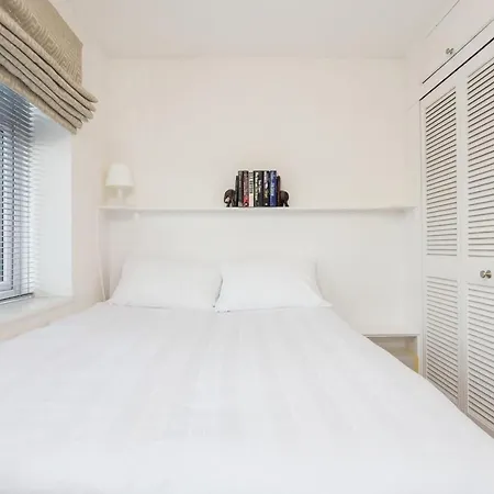 Professionally Cleaned 1 Bed Flat In South Kensington Apartment London