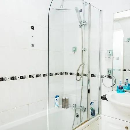 Beautiful Views - 1-bedroom In Chancery Lane Apartment *