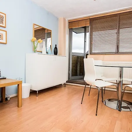 Beautiful Views - 1-bedroom In Chancery Lane