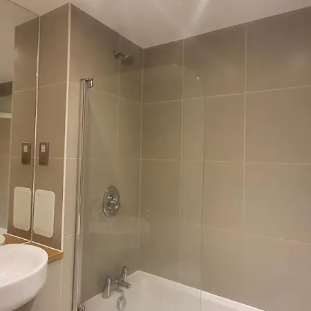Garland Centre Apartment, Crayford-dartford Apartment Crayford