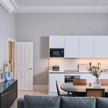 11 Cadogan Gardens And The By Iconic Luxury Hotel