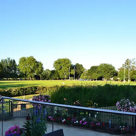 The Lensbury 4*