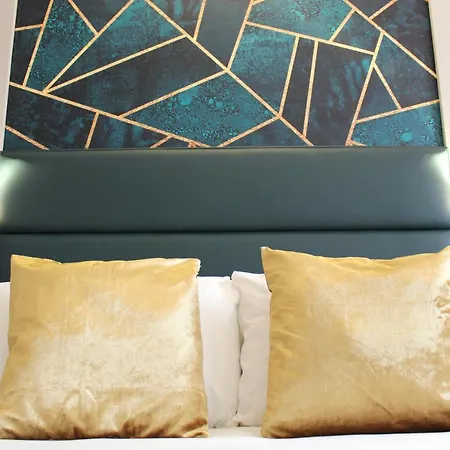 Aparthotel West End Lane Ii 3*