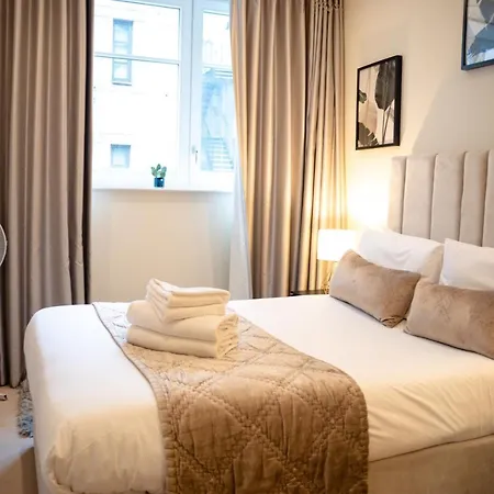 One Bed Serviced Apt Near Holborn In Chancery Lane דירה *
