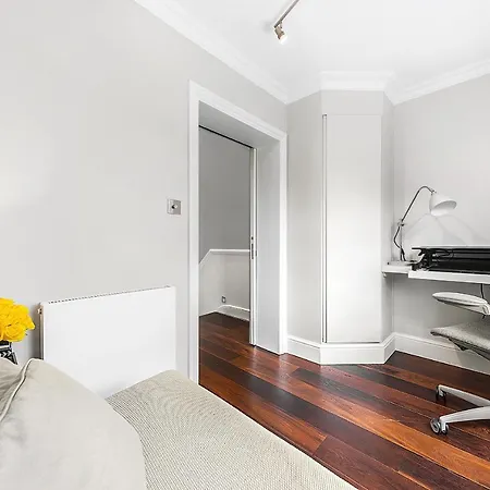 Veeve - Roof Terrace Views In Chelsea London