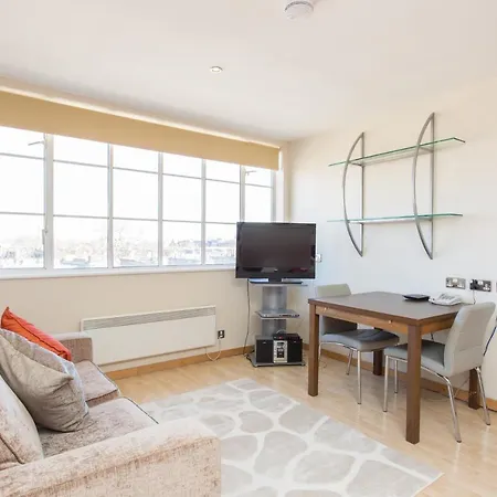 Apartament Roland House *