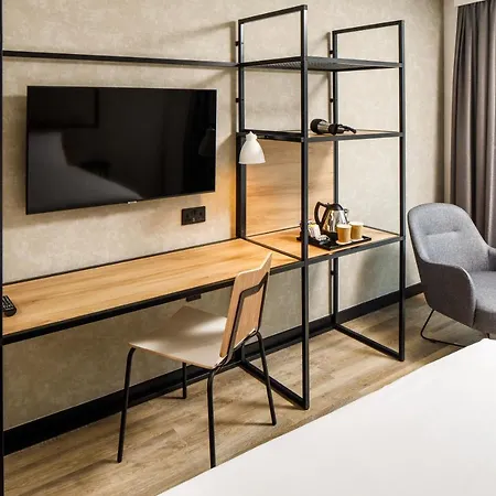 Ibis London Point 3* 서턴