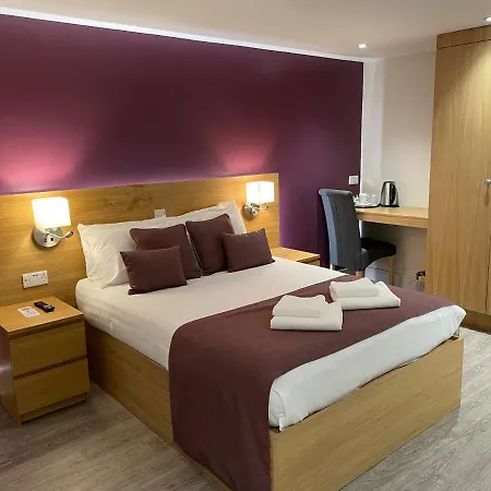 Holtwhites Hotel Enfield