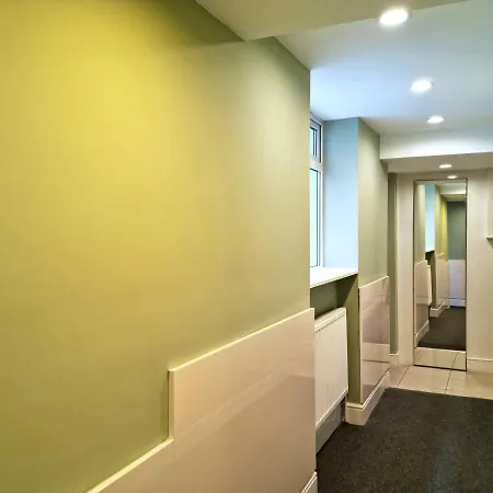 146 Aparthotel 4*