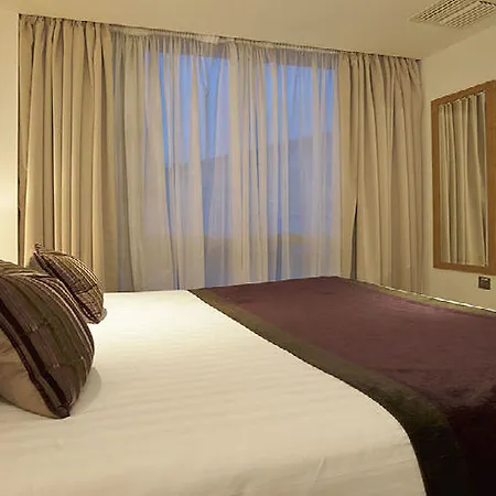 Hotel By Marriott Tower Bridge 4*