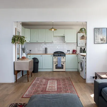 Pass The Keys Spacious 2bedroom Flat With Views In Bridge * لندن