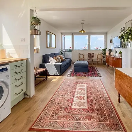 Pass The Keys Spacious 2bedroom Flat With Views In Bridge شقة *