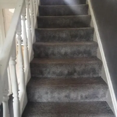 Guest house 23 Crowhurst Way *