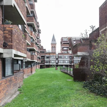 Victoria Two Bedroom Apartment *