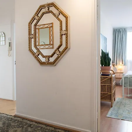 Pass The Keys Spacious 2bedroom Flat With Views In Bridge شقة