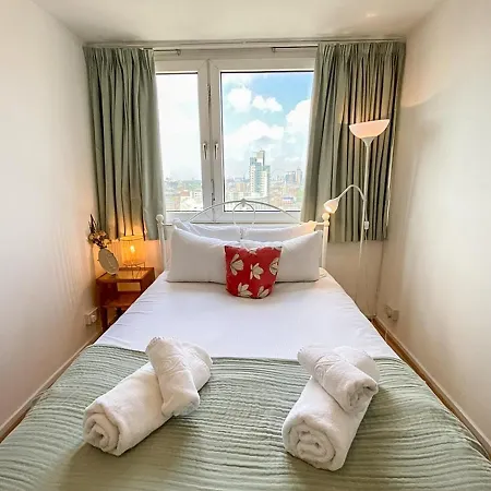 Pass The Keys Spacious 2bedroom Flat With Views In Bridge شقة *
