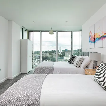 Skyvillion - 3bed Penthouse Near Airport, O2 Arena, Excel Centre With Parking Apartment London