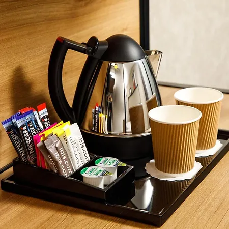 Ibis London Point 호텔 서턴