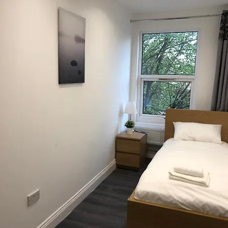 The Broadway - London Heathrow Hotel 2*