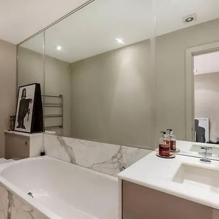 Chelsea Chic Apartment *