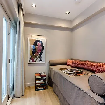 Apartment Chelsea Chic