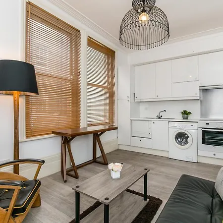Radio - Covent Garden Apartment London