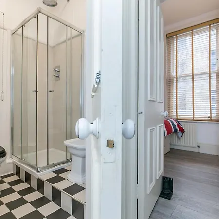 Apartment Radio - Covent Garden *