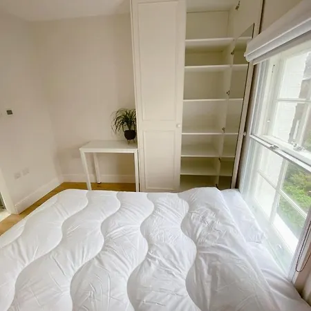 Guest house Quiet & Cosy House London