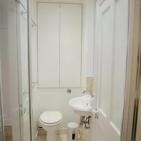 Quiet & Cosy House * London