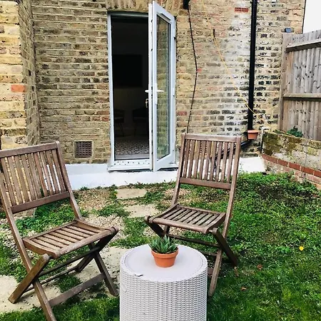Apartment Lavender Den London