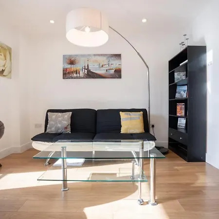 Apartment I Am Serviced