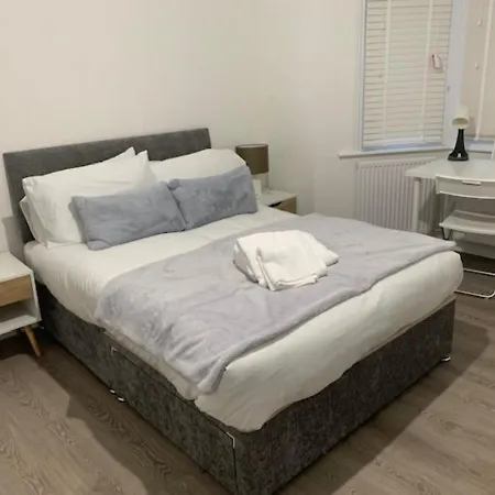 Serene Suites: Family-friendly Retreat With Free Parking And Wi-fi Ilford