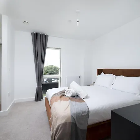 Modern And At Barking Wharf In Apartment *