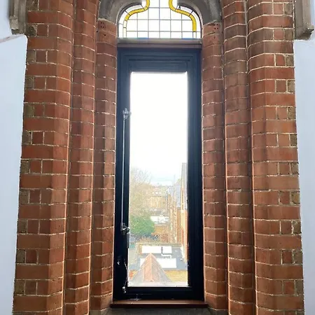 Burlington Hostel *