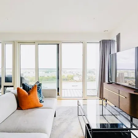 Executive Waterfront Split Penthouse London
