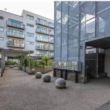 Large American Loft Style Close To Centre شقة لندن