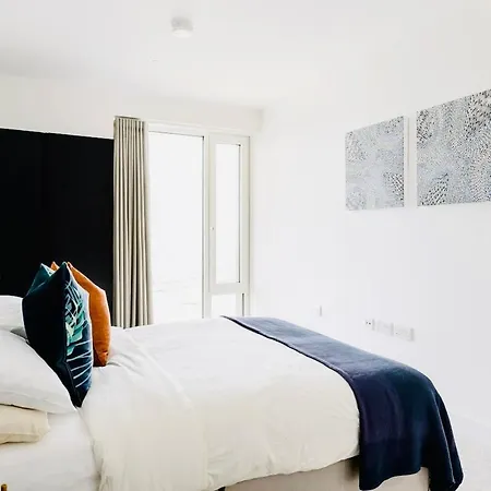 Apartment Executive Waterfront Split Penthouse