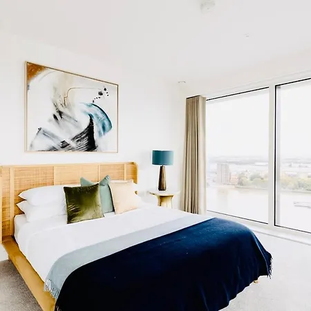 Apartment Executive Waterfront Split Penthouse *