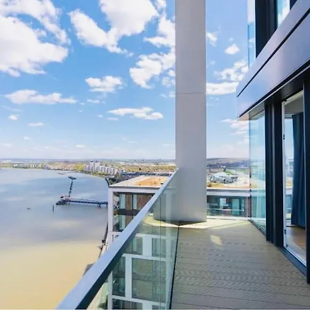 Executive Waterfront Split Penthouse London