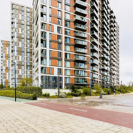Executive Waterfront Split Penthouse London
