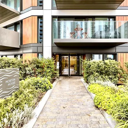 Executive Waterfront Split Penthouse *