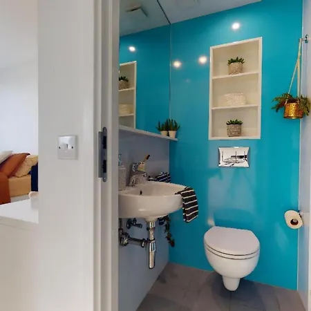 For Students Only Private Bedrooms With Shared Kitchen And At Iq Haywood House In Lejlighed London