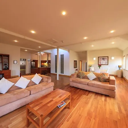 Bright Private - Peaceful Morden Location *