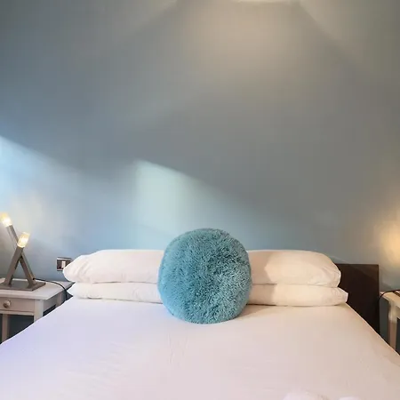 Apartament Bright Private - Peaceful Morden Location *