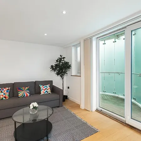 Beautiful 2bed 2bath 4mins To Train Station With Wifi And Free Parking * New Barnet