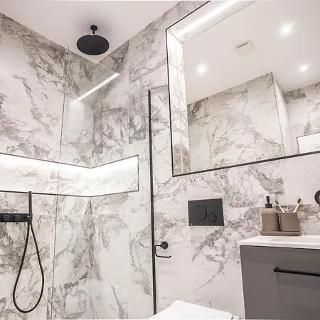 Modern & Chic One Bedroom In Fitzrovia By Sojo London