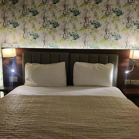 Chelsea House - 2*